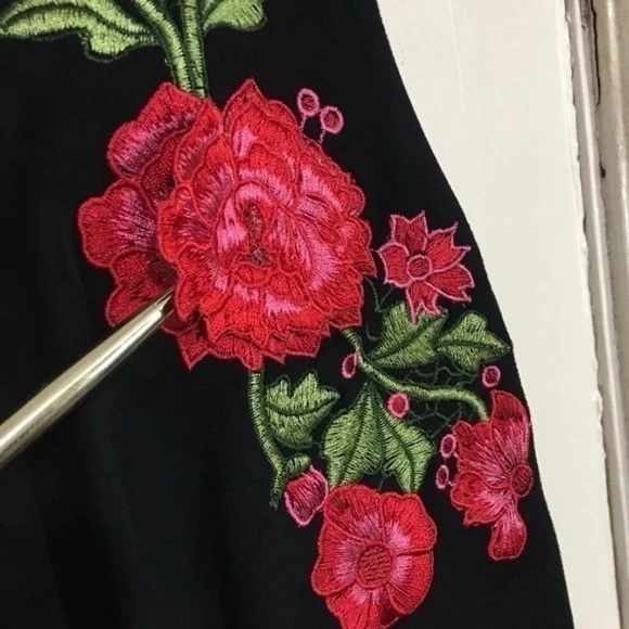 Forever 21 Floral Embroidered Lace Trim Sleeveless Mini Dress Size M - Picture 4 of 9